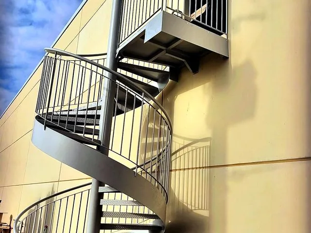Escalier métallique hélicoïdal industriel - La Métallerie Du Sud