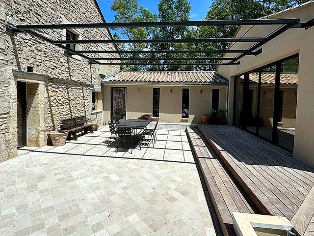 Pergola contemporaine mas provençal vue 2 - La Métallerie Du Sud