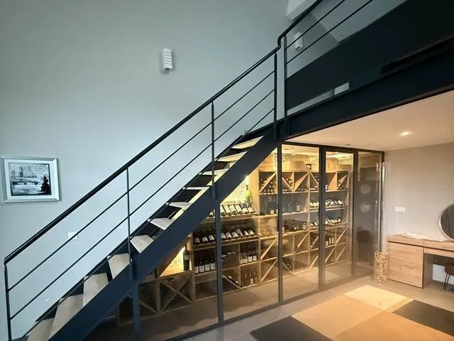 Mezzanine acier avec garde-corps câble - La Métallerie Du Sud