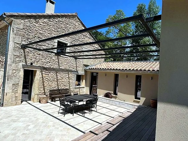 Pergola contemporaine mas provençal - La Métallerie Du Sud