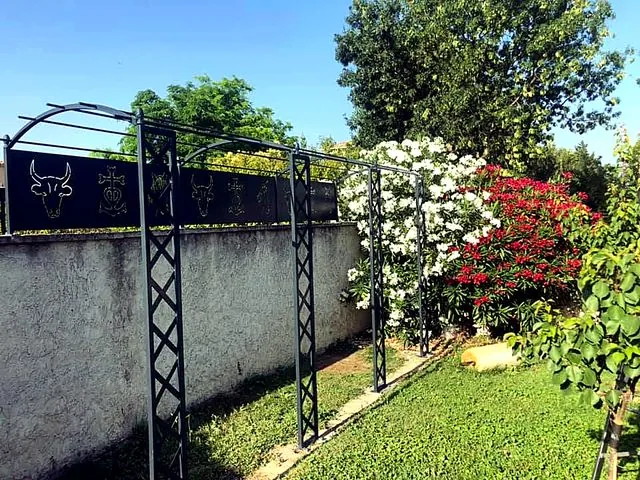 Pergola arche jardin provençale - La Métallerie Du Sud